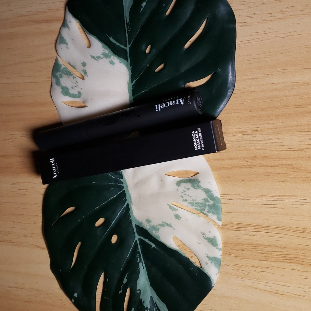 Araceli Monarca Mascara in Black